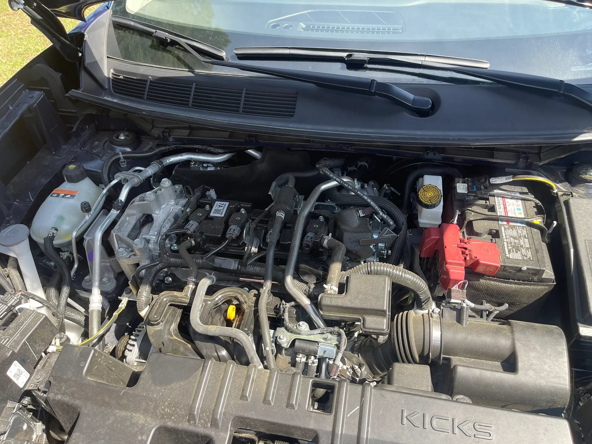 Used 2025 Nissan Kicks SR FWD image 19
