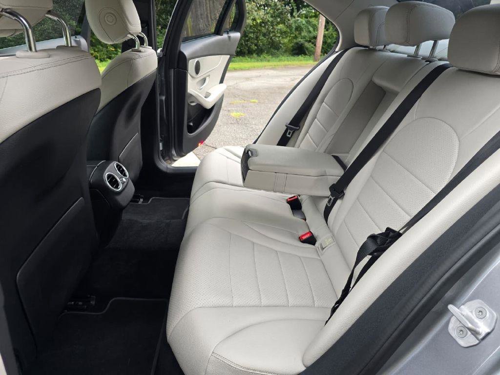 Used 2015 Mercedes-Benz C 300 Sedan image 34