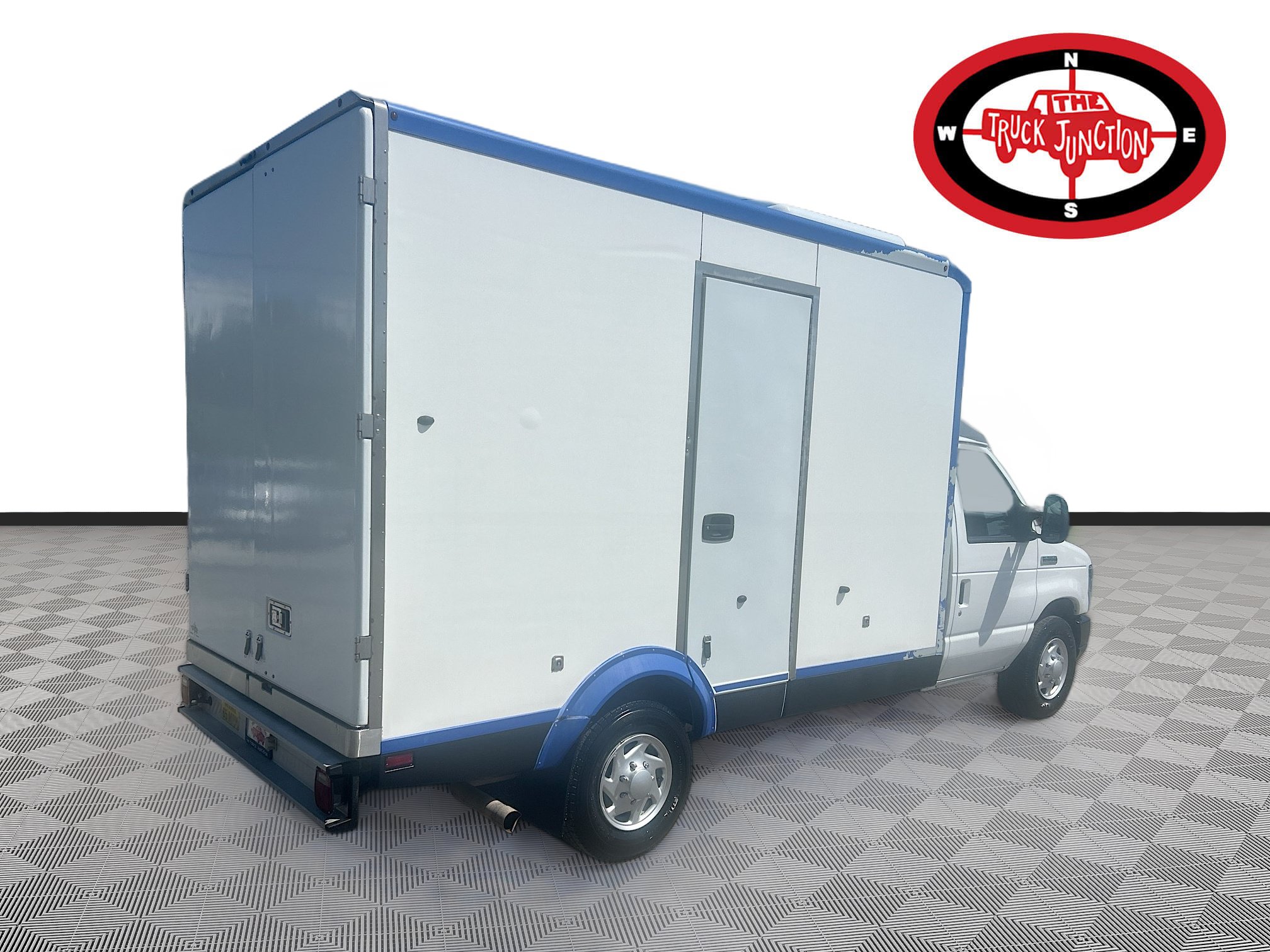 Used 2023 Ford E-350 and Econoline 350 Super Duty w/ Power Windows & Locks Group RWD image 7