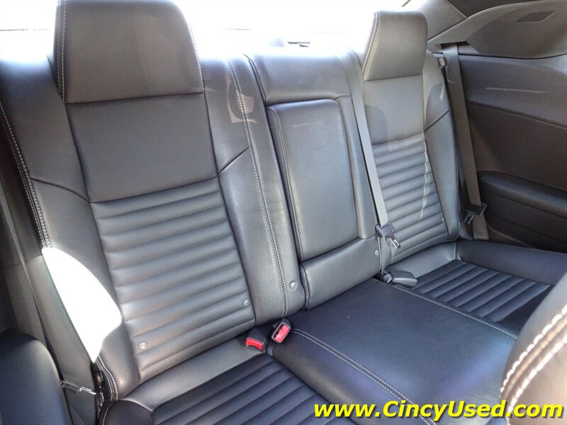 Used 2010 Dodge Challenger R/T RWD image 16