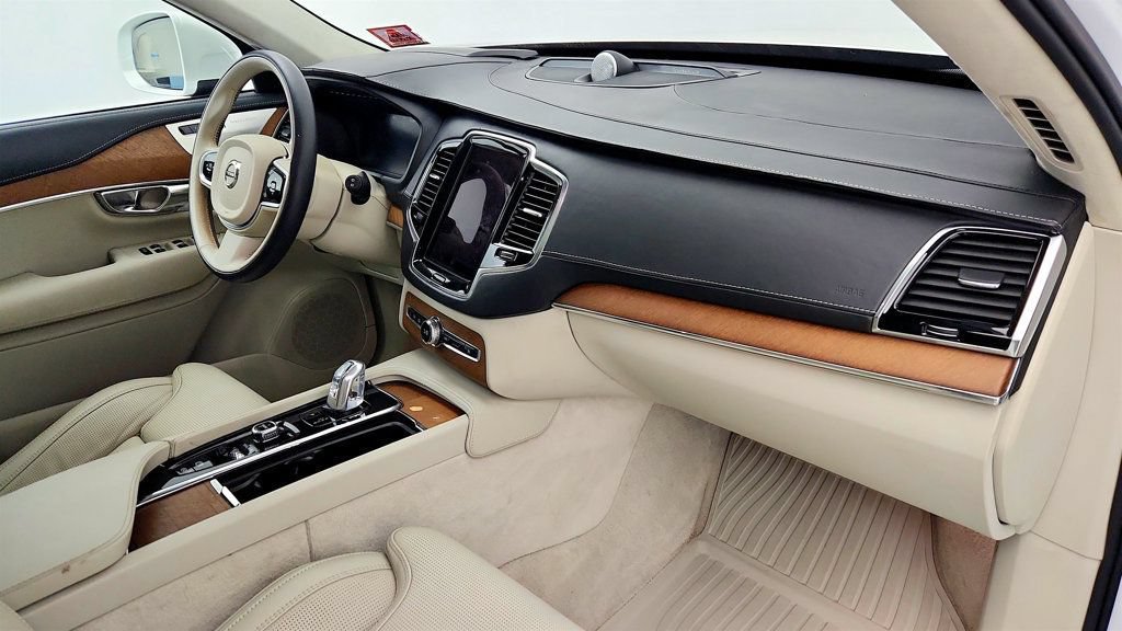Used 2017 Volvo XC90 T8 Excellence AWD/4WD image 25
