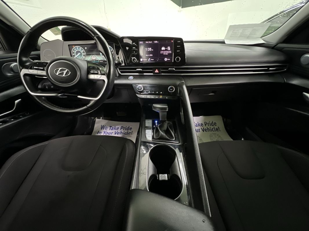 Used 2021 Hyundai Elantra SEL w/ Convenience Package FWD image 17