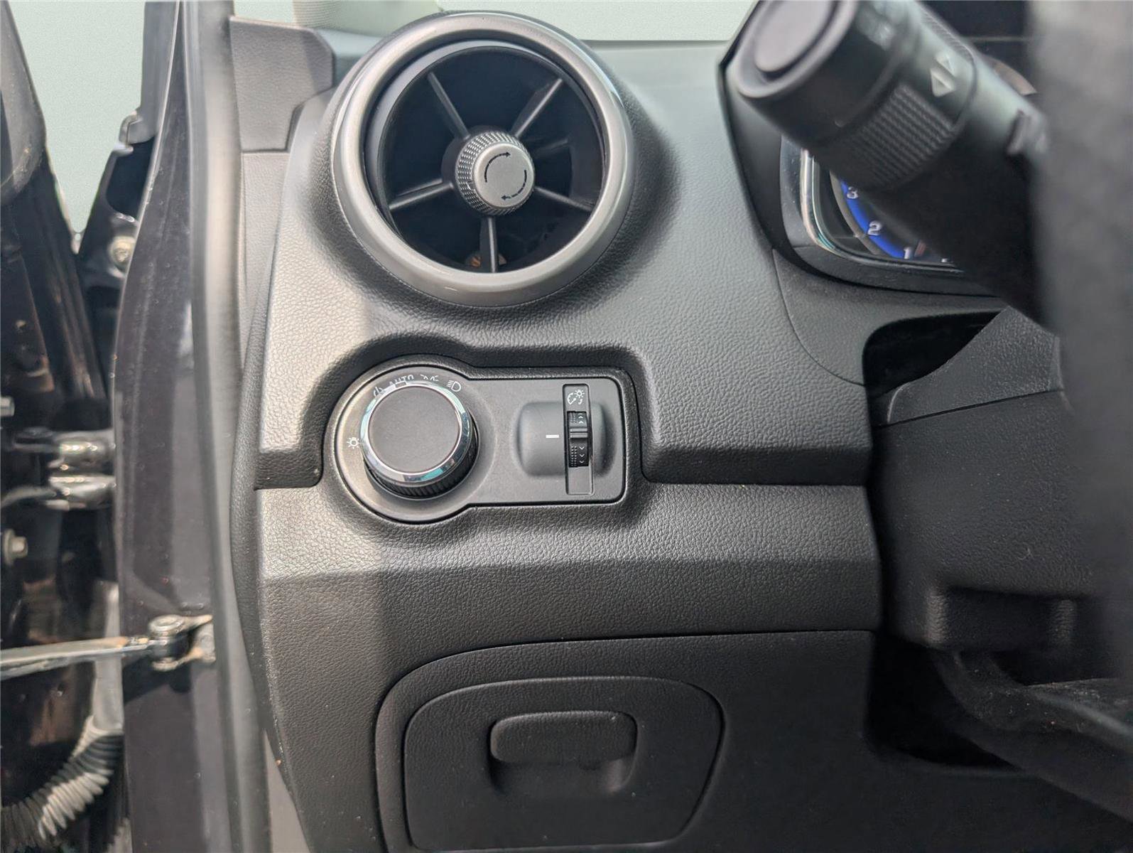 Used 2016 Chevrolet Trax LT image 25