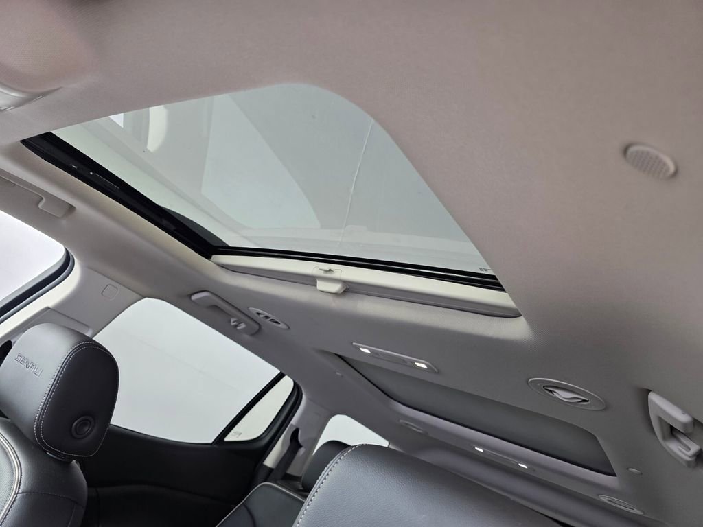 Used 2020 GMC Acadia Denali w/ Denali Ultimate Package image 12