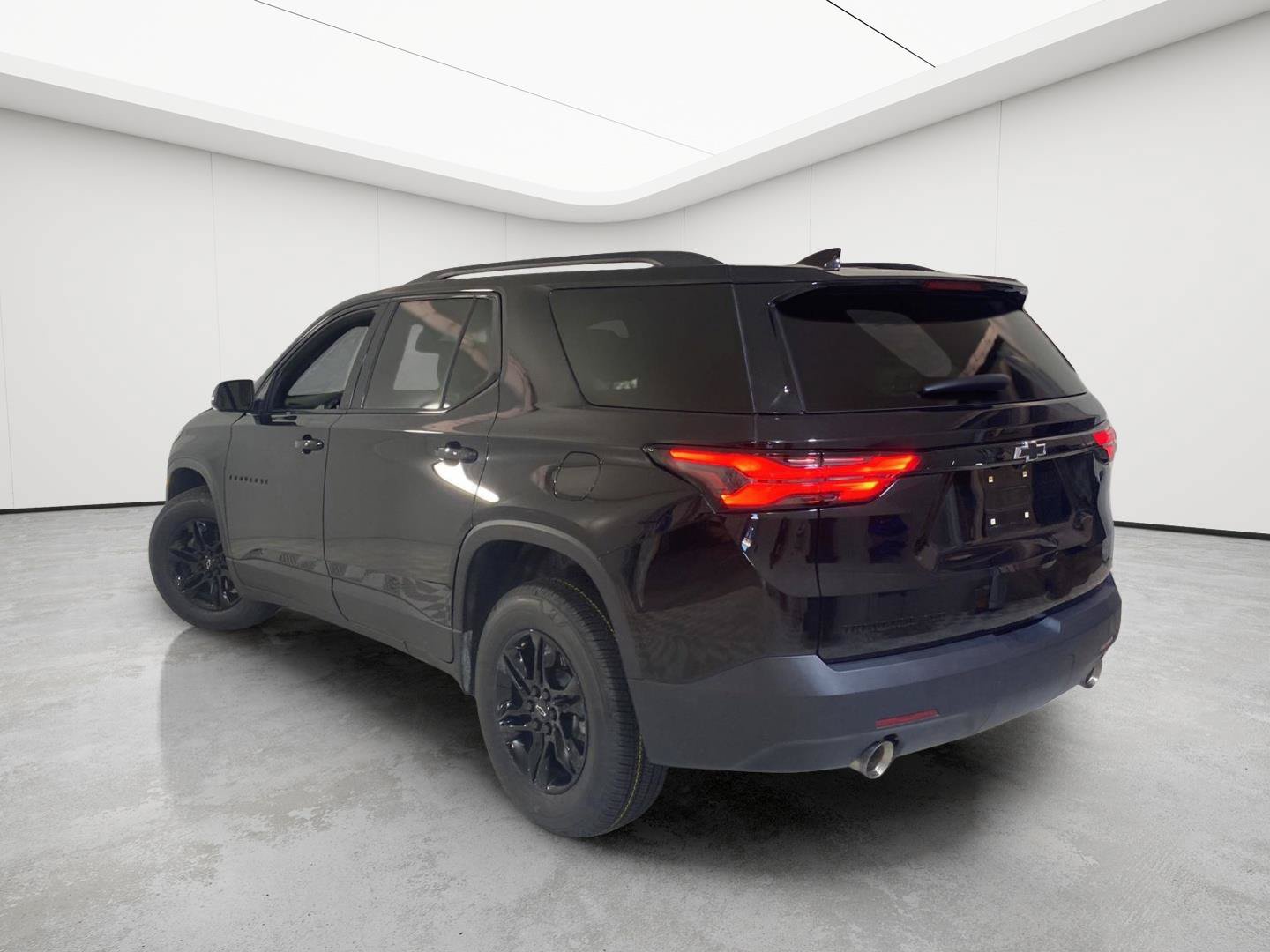 Certified 2023 Chevrolet Traverse LS w/ Midnight/Sport Edition AWD/4WD image 5