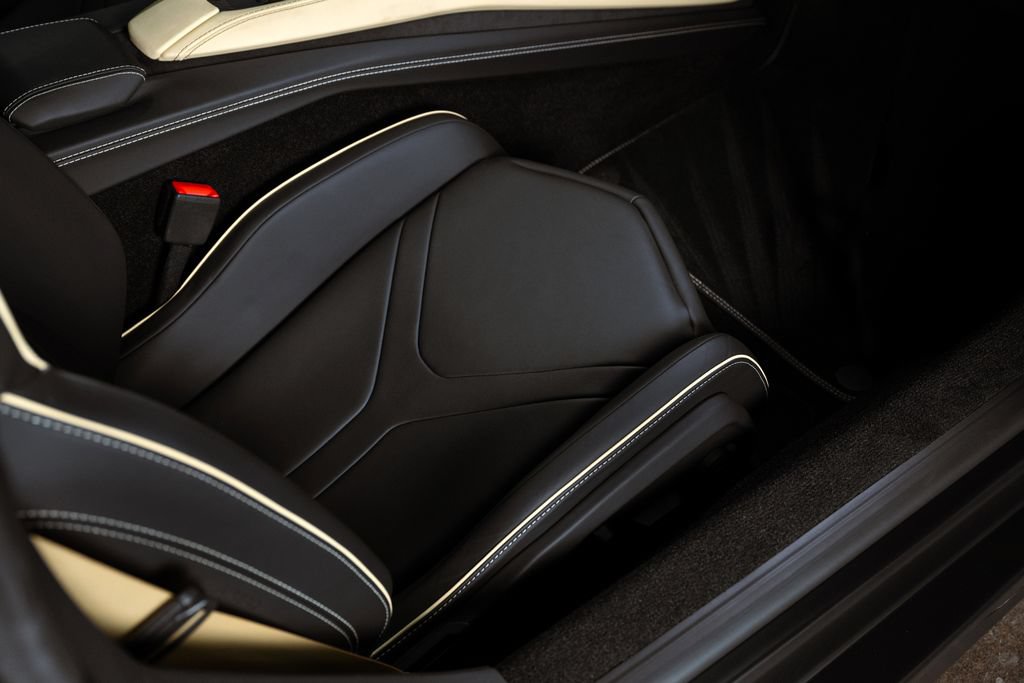 Used 2024 Lamborghini Revuelto AWD/4WD image 30