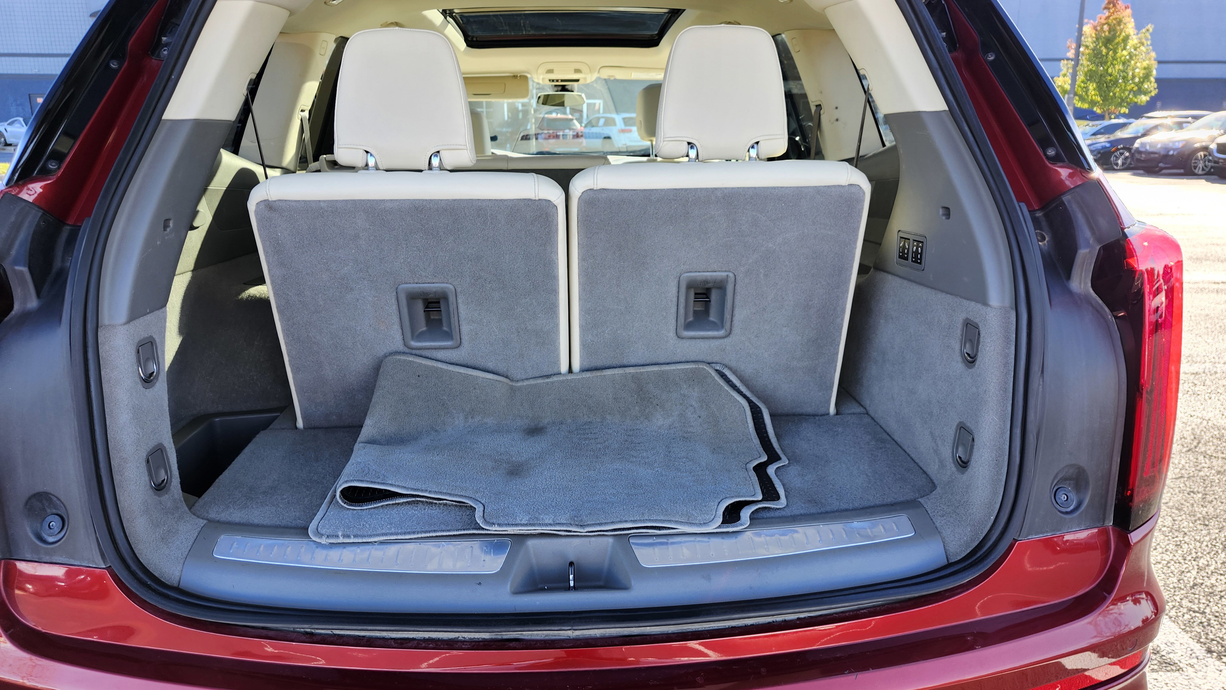 Used 2023 Cadillac XT6 Premium Luxury image 16