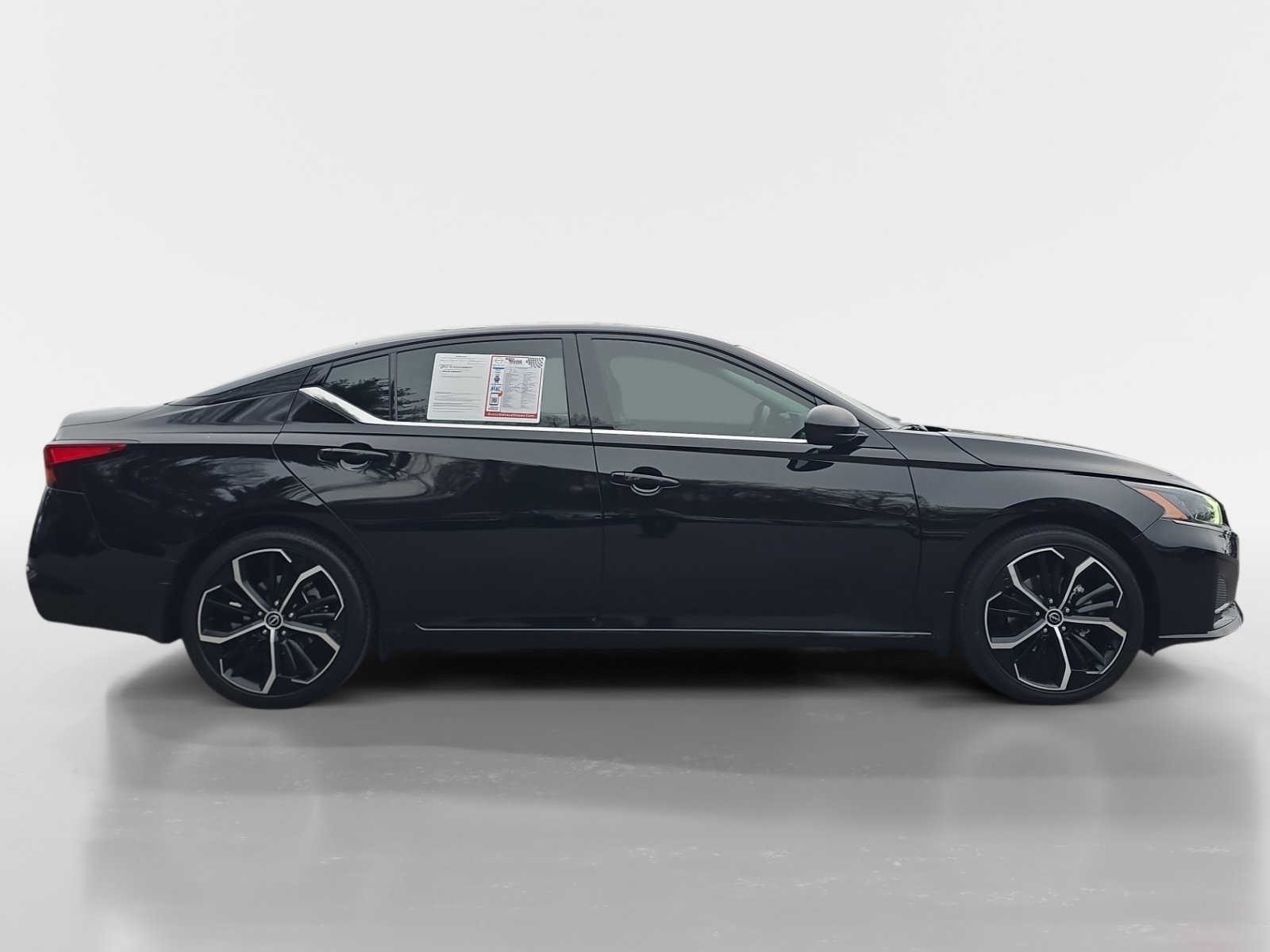 Certified 2023 Nissan Altima 2.5 SR w/ SR Premium Package image 6