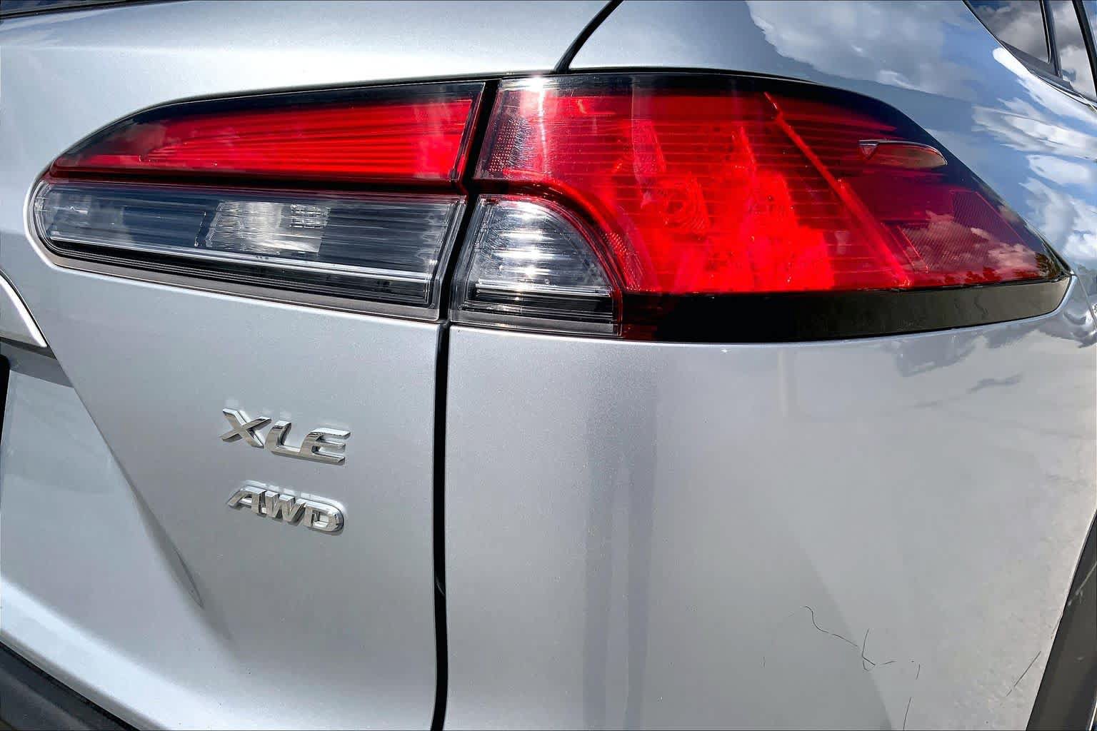 Used 2023 Toyota Corolla Cross XLE AWD/4WD image 30