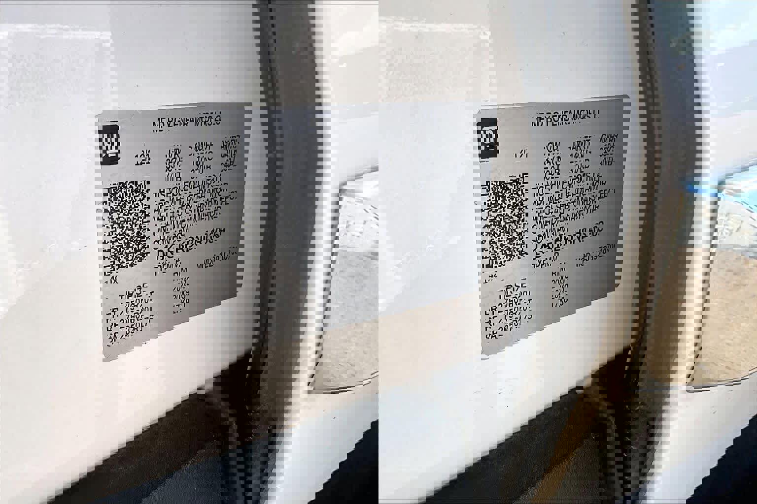 Used 2022 GMC Yukon SLT w/ SLT Premium Package image 35