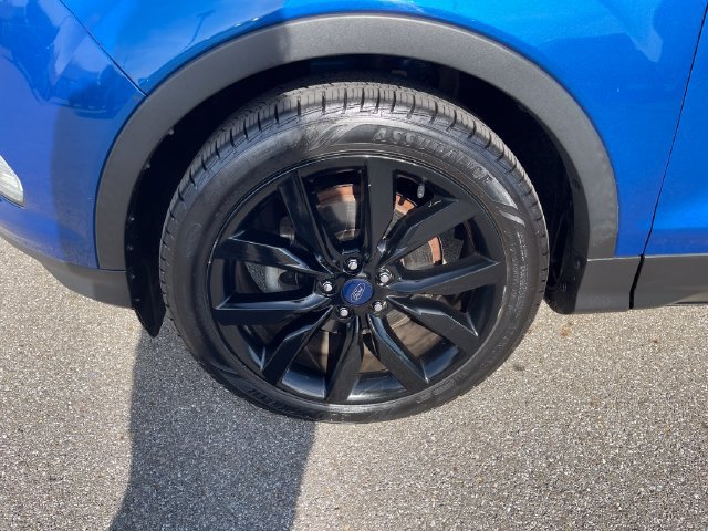Used 2017 Ford Escape SE w/ SE Sport Appearance Package FWD image 13