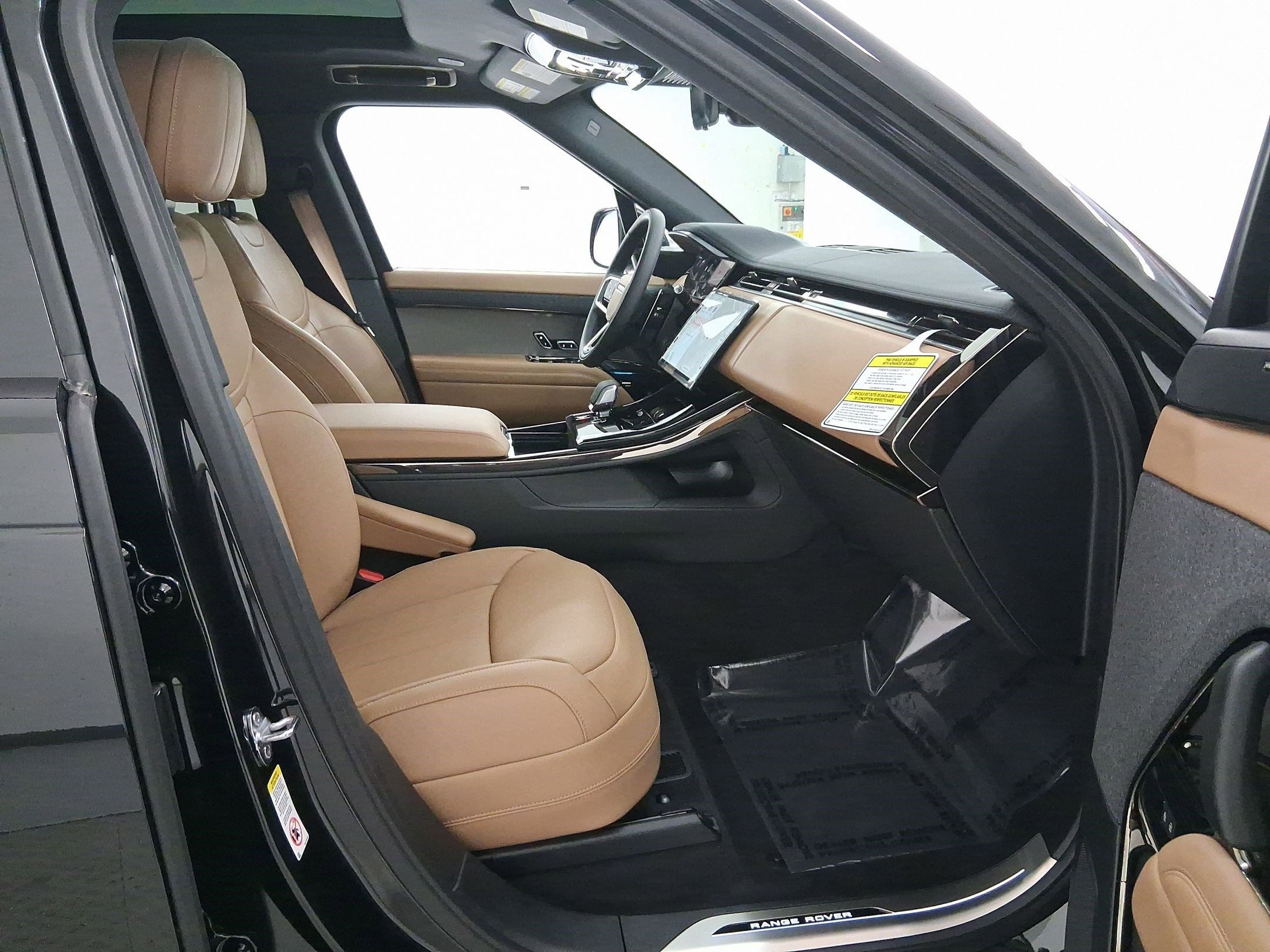 New 2026 Land Rover Range Rover Sport SE AWD/4WD image 31