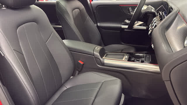 Used 2026 Mercedes-Benz GLA 250 4MATIC image 35