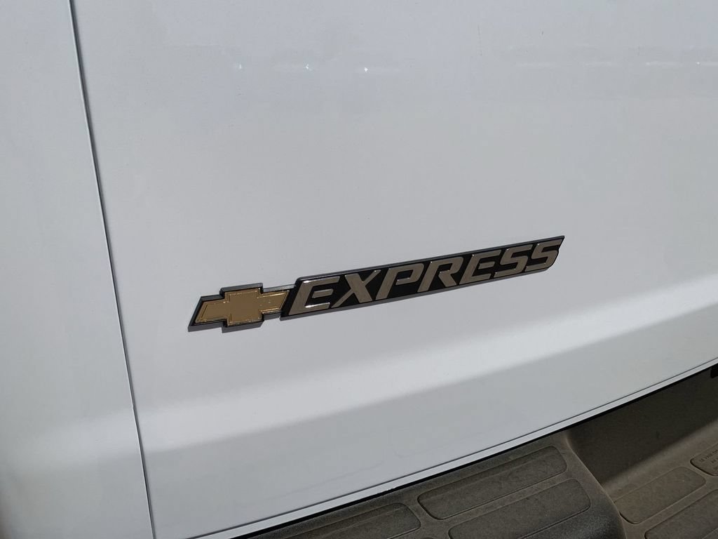 New 2026 Chevrolet Express 2500 RWD image 30