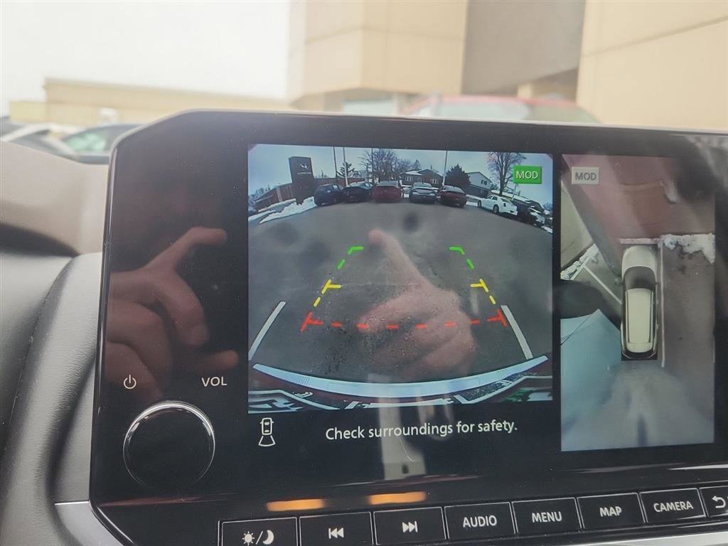 Used 2021 Nissan Rogue Platinum image 18