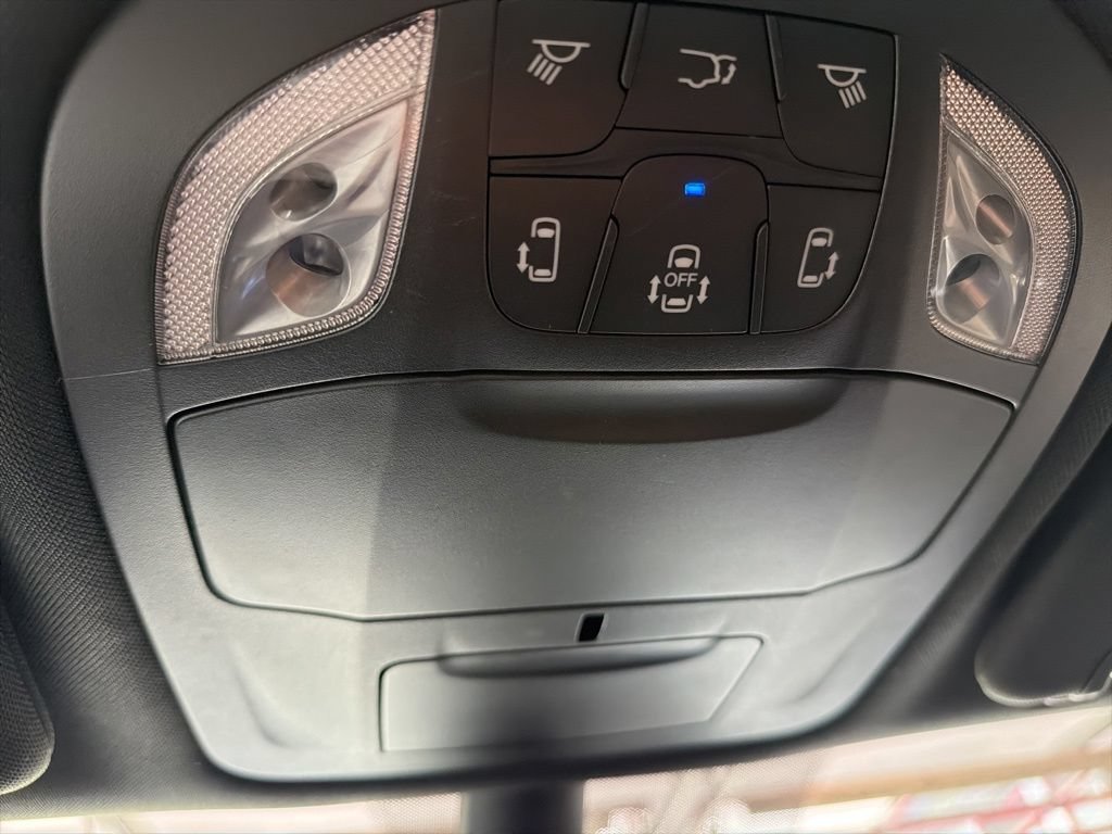 Used 2023 Chrysler Pacifica Touring-L w/ S Appearance Package FWD image 19
