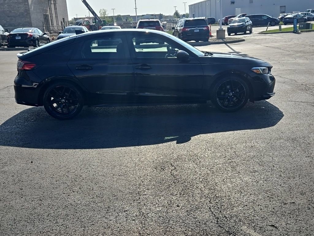 Used 2023 Honda Civic Sport image 9