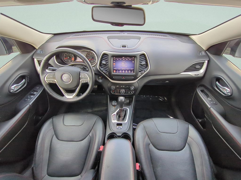 Used 2015 Jeep Cherokee Trailhawk w/ Comfort/Convenience Group AWD/4WD image 11