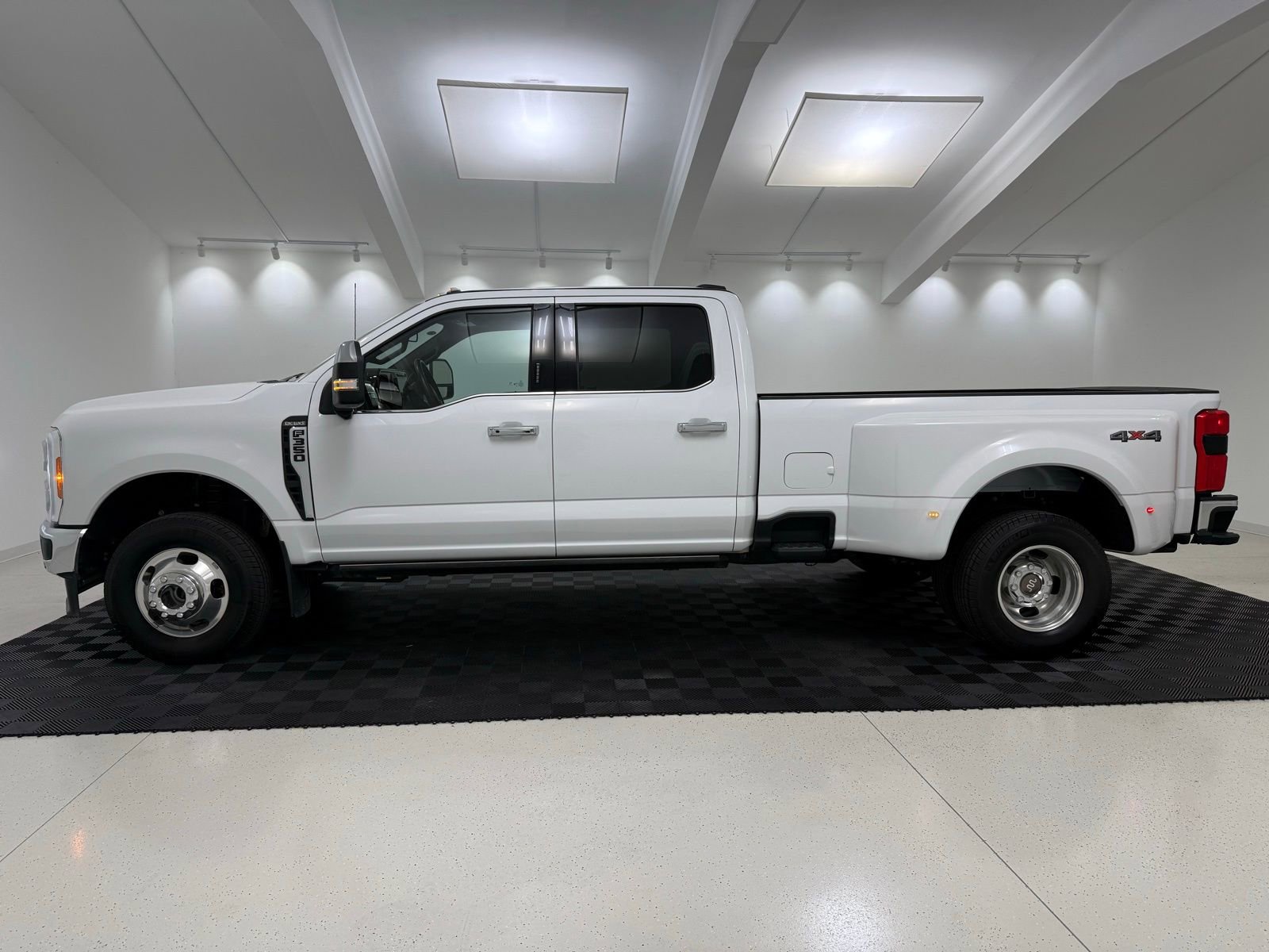 Used 2023 Ford F350 King Ranch w/ Chrome Package image 6