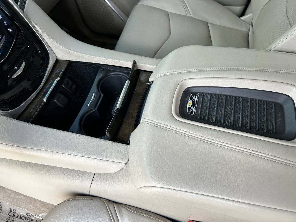 Used 2020 Cadillac Escalade Luxury AWD/4WD image 14