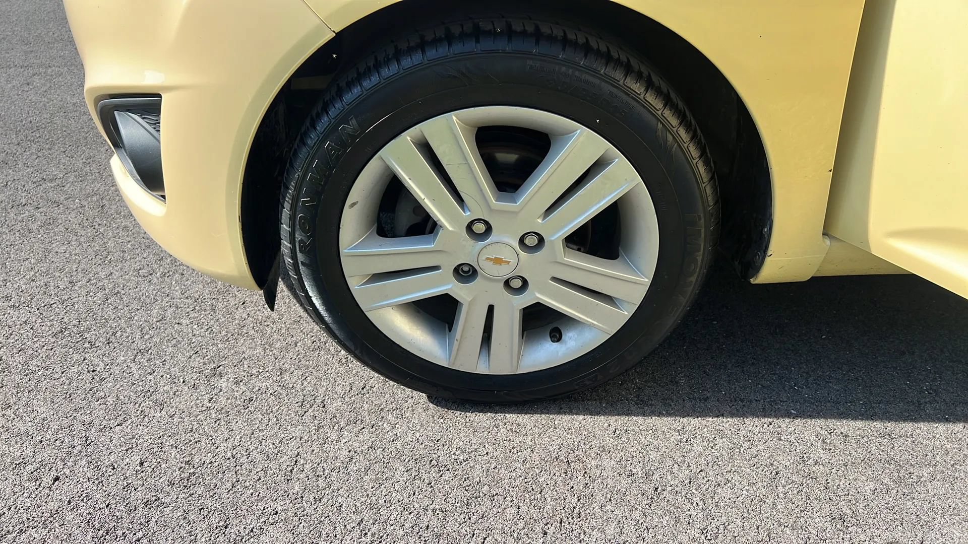 Used 2013 Chevrolet Spark LT FWD image 26