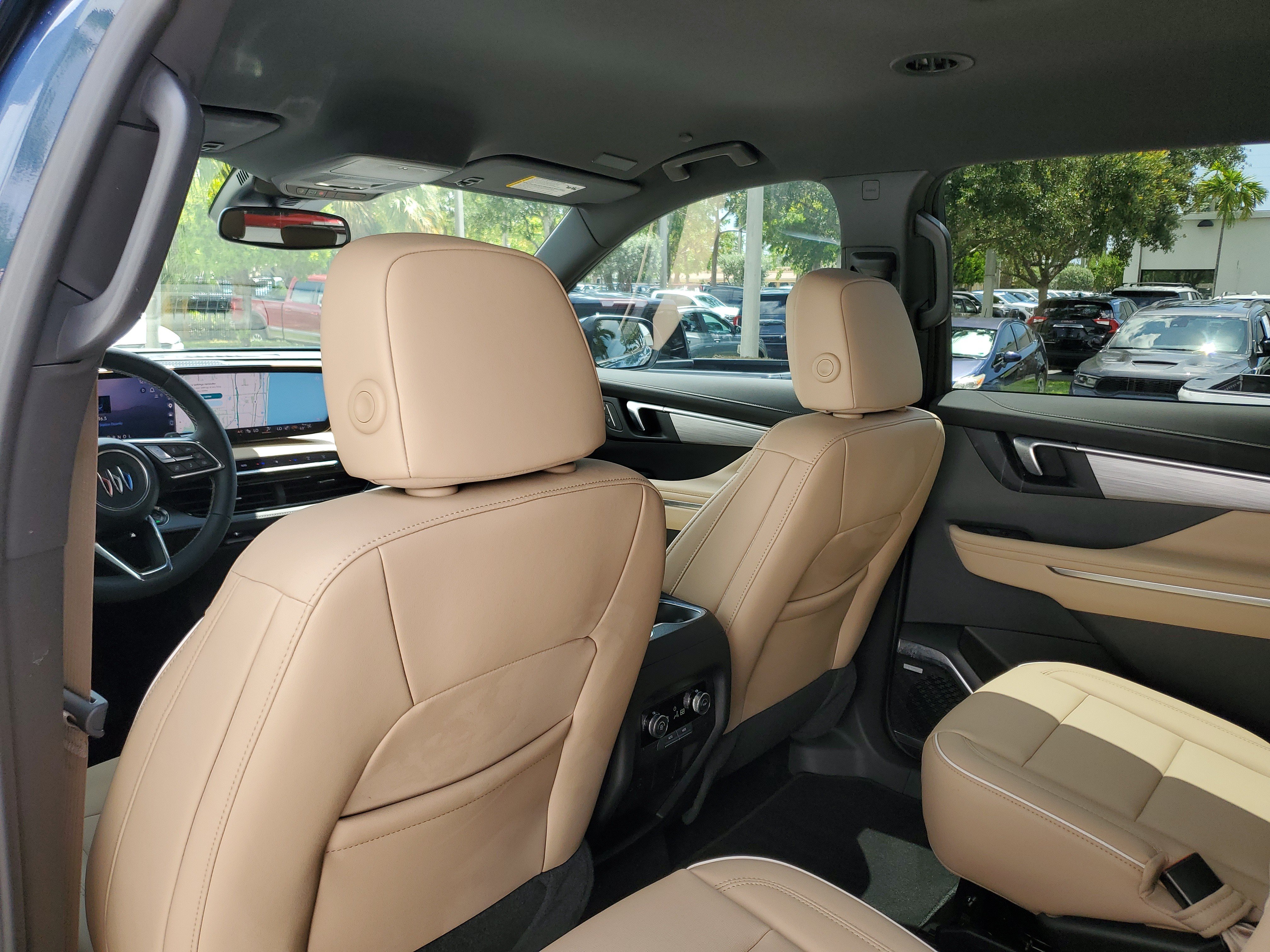 Used 2025 Buick Enclave Preferred FWD image 14