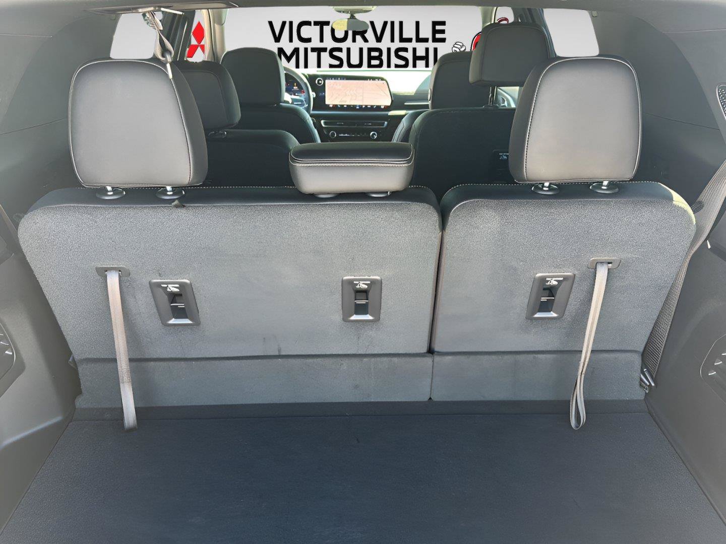 Used 2025 Chevrolet Traverse LT w/ LPO, Floor Liner Package FWD image 14