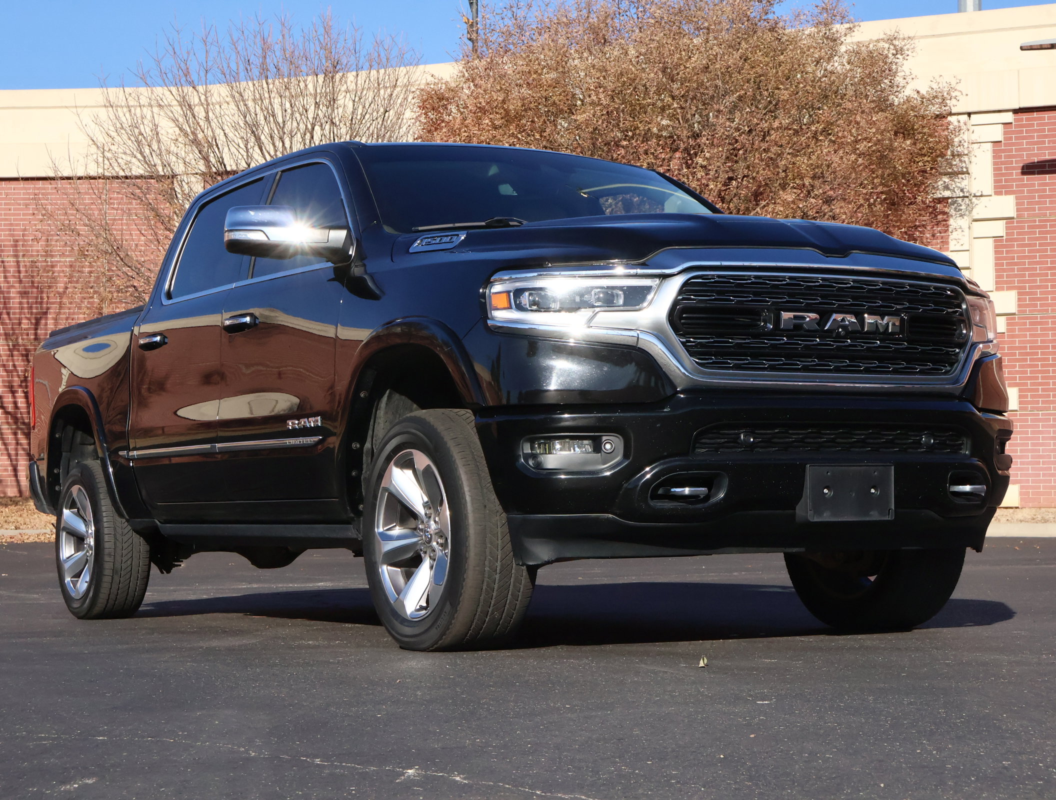 Used 2019 RAM 1500 Limited image 1