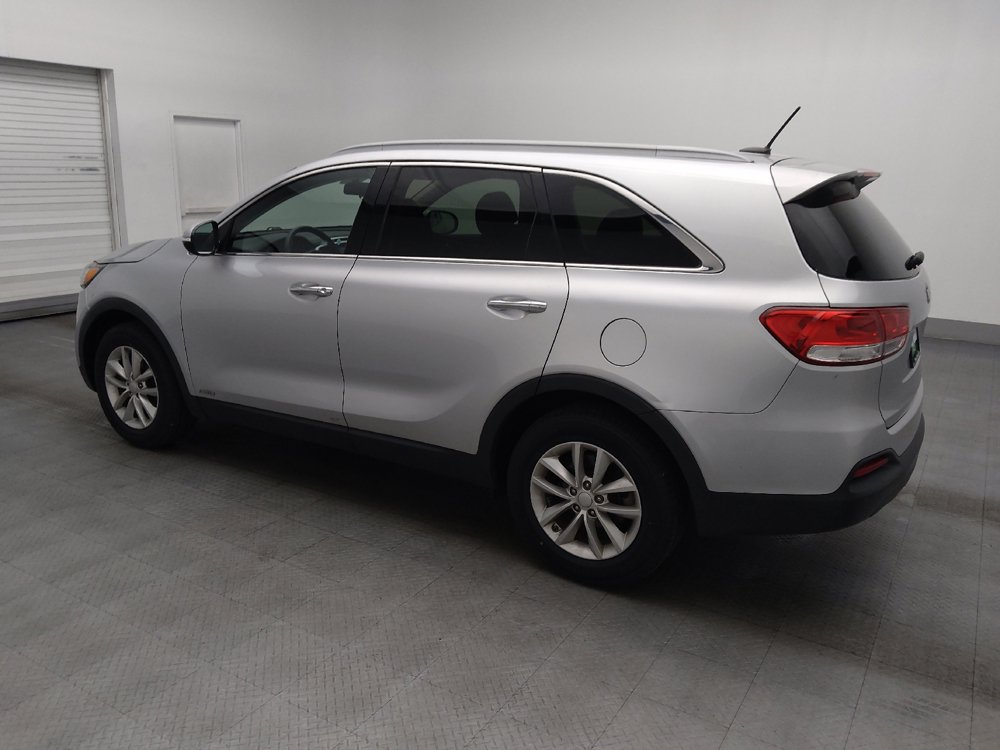 Used 2017 Kia Sorento AWD image 3