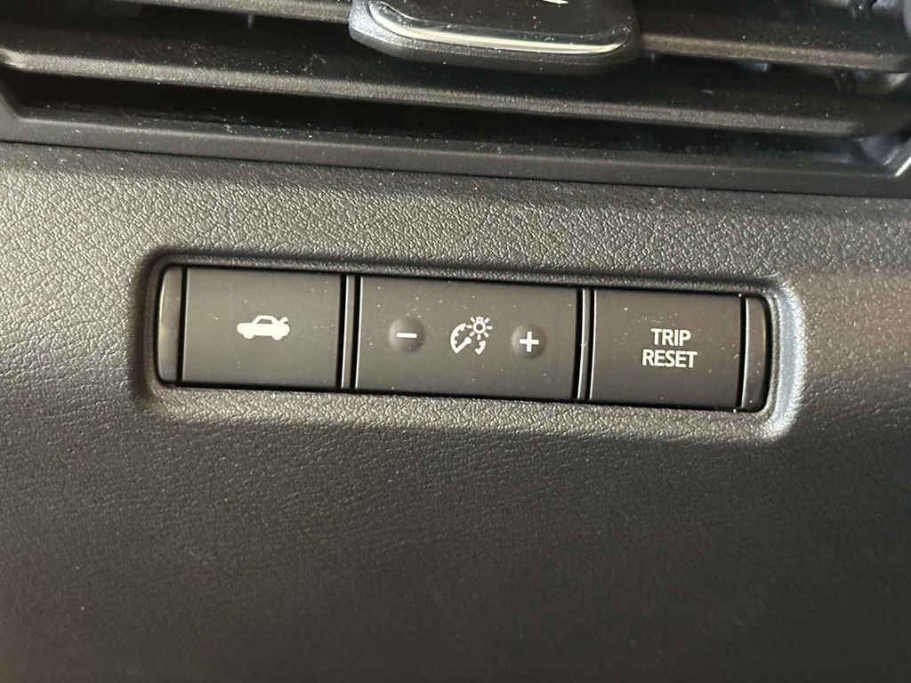 Used 2024 Nissan Altima 2.5 SR FWD image 24