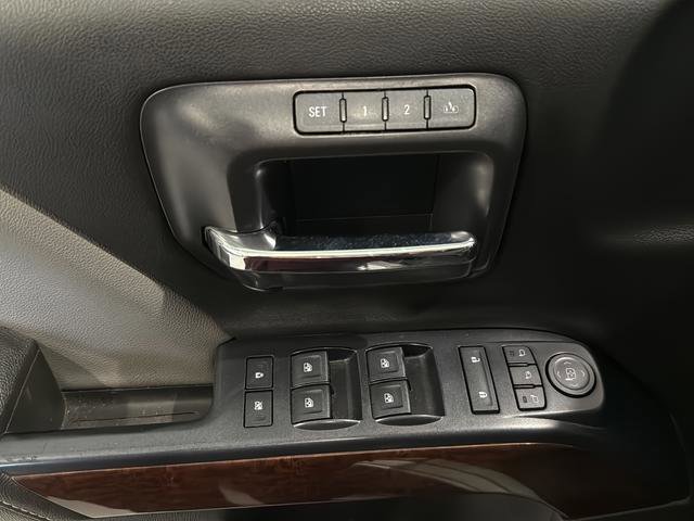 Used 2017 GMC Sierra 1500 SLT w/ SLT Premium Package AWD/4WD image 17