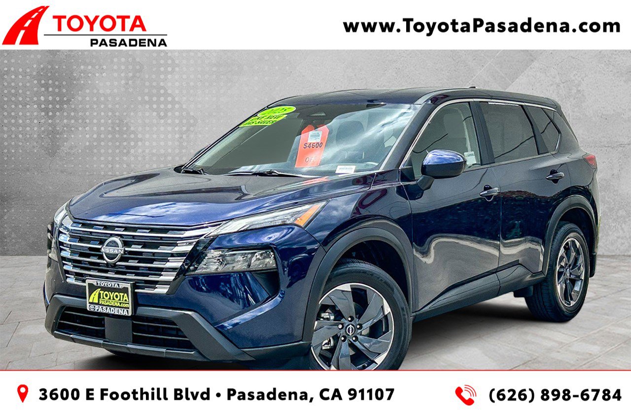Used 2025 Nissan Rogue SV FWD image 1