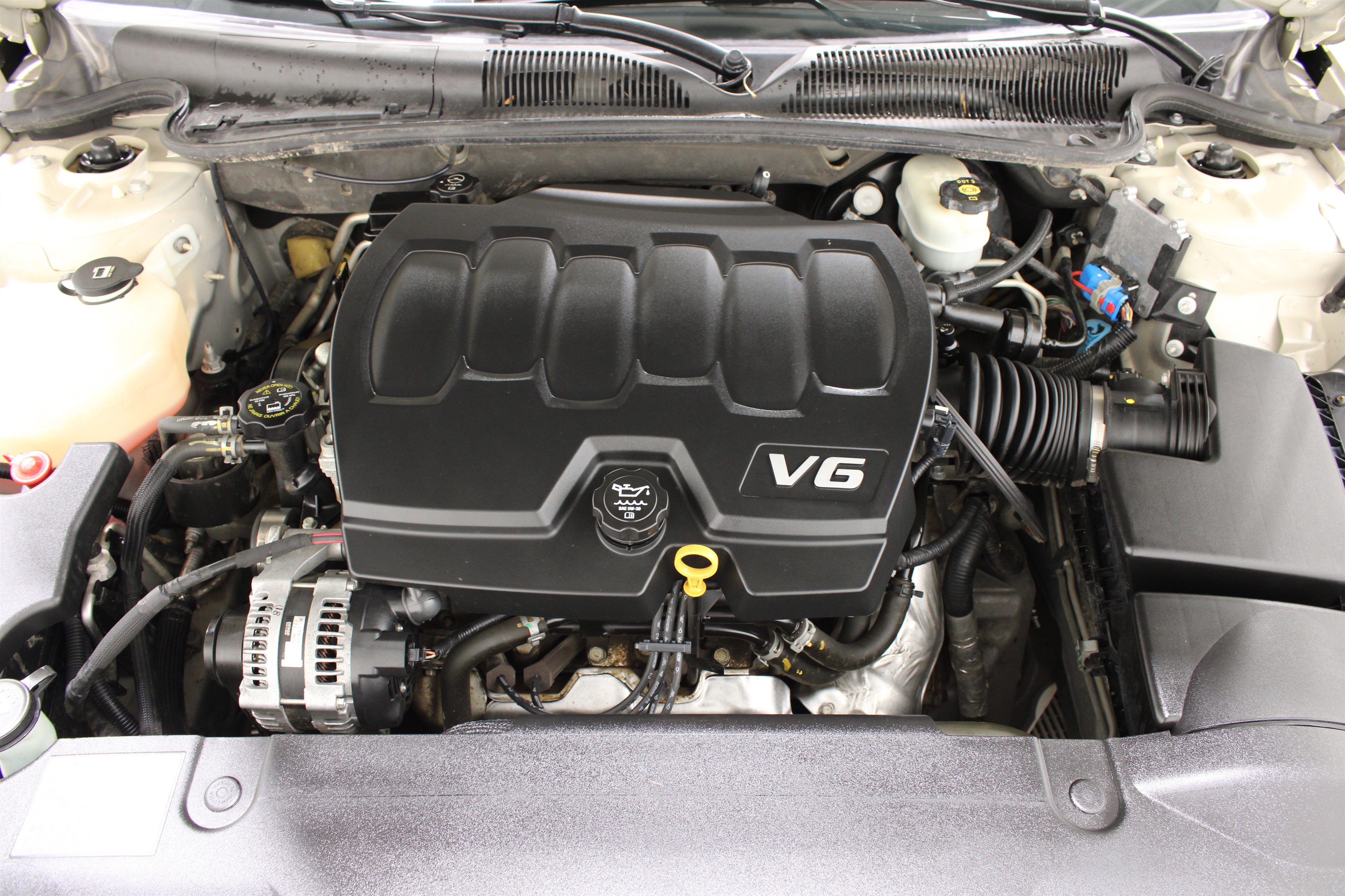 Used 2011 Buick Lucerne CXL w/ Driver Confidence Package FWD image 36