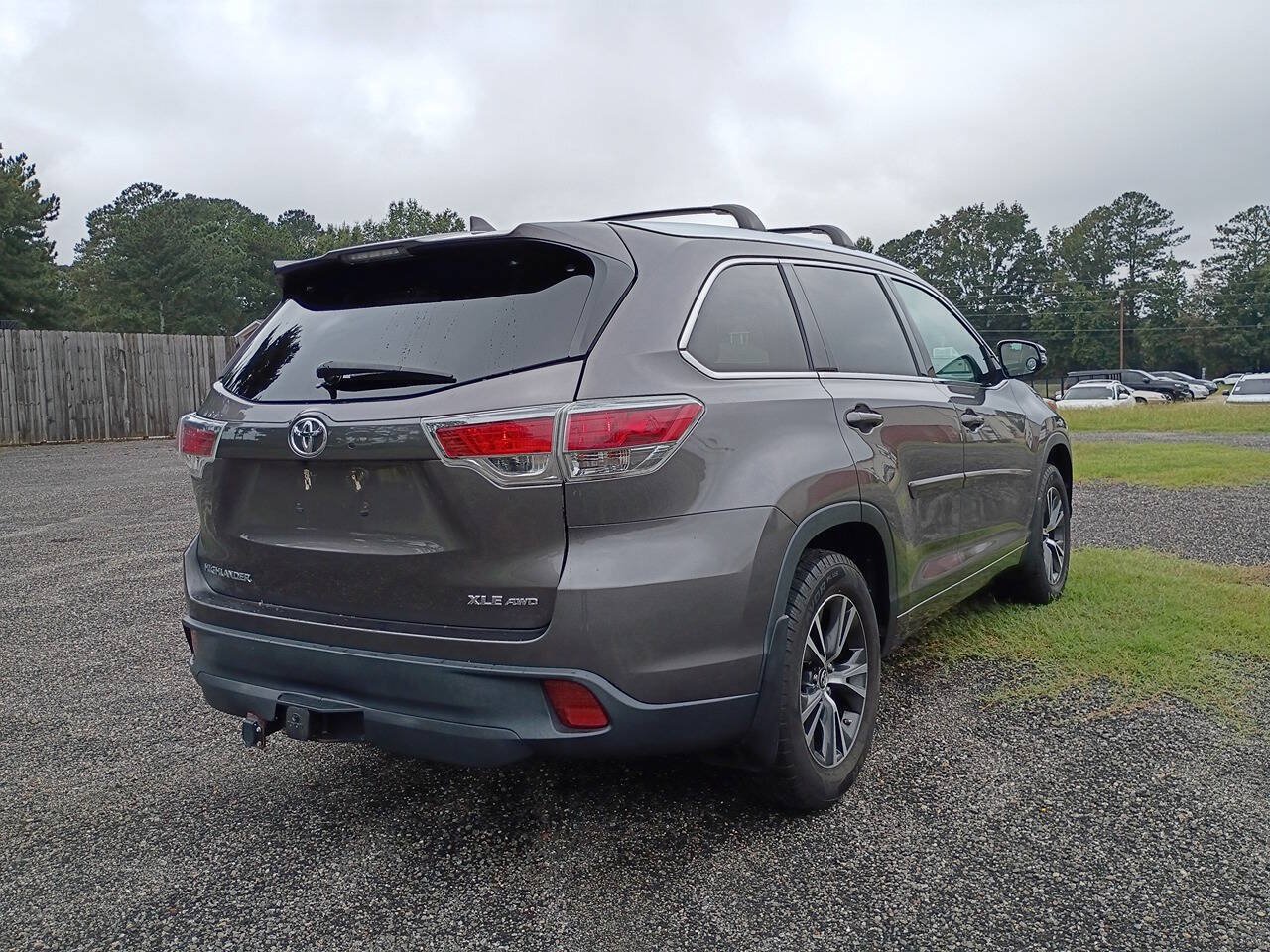Used 2016 Toyota Highlander XLE AWD/4WD image 6