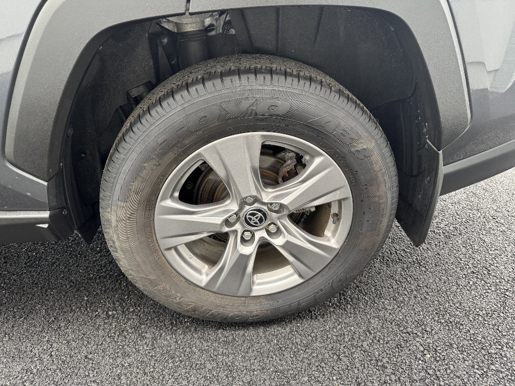 Used 2023 Toyota RAV4 XLE w/ Convenience Package image 25