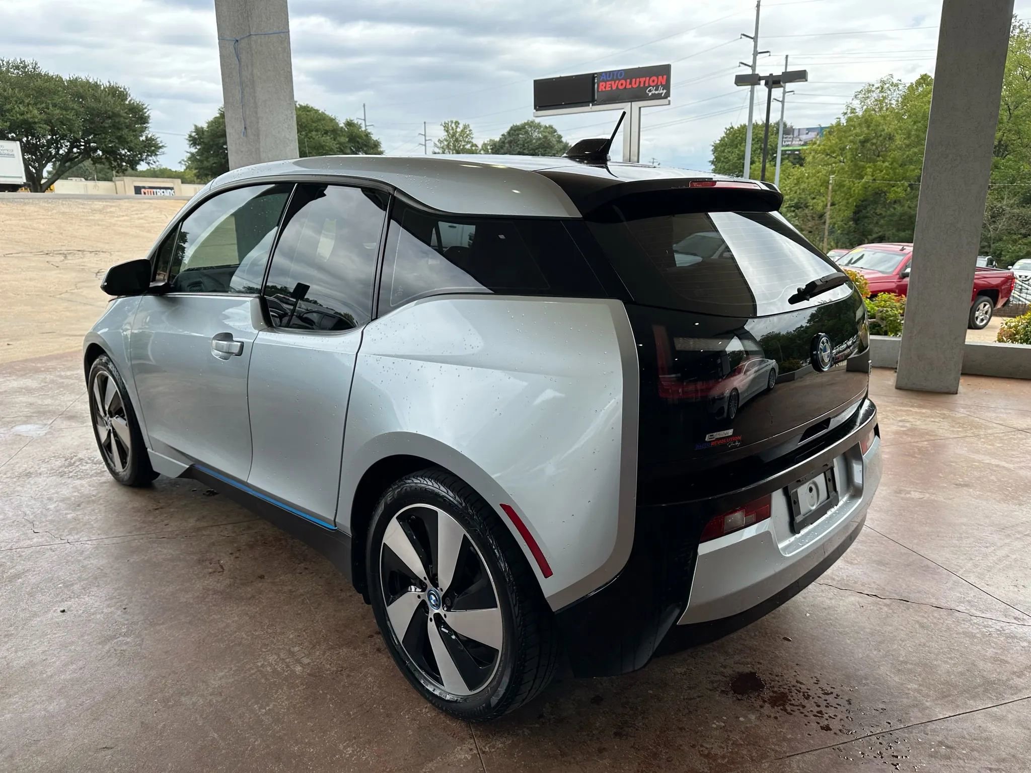 Used 2014 BMW i3 Hatchback 4D image 4