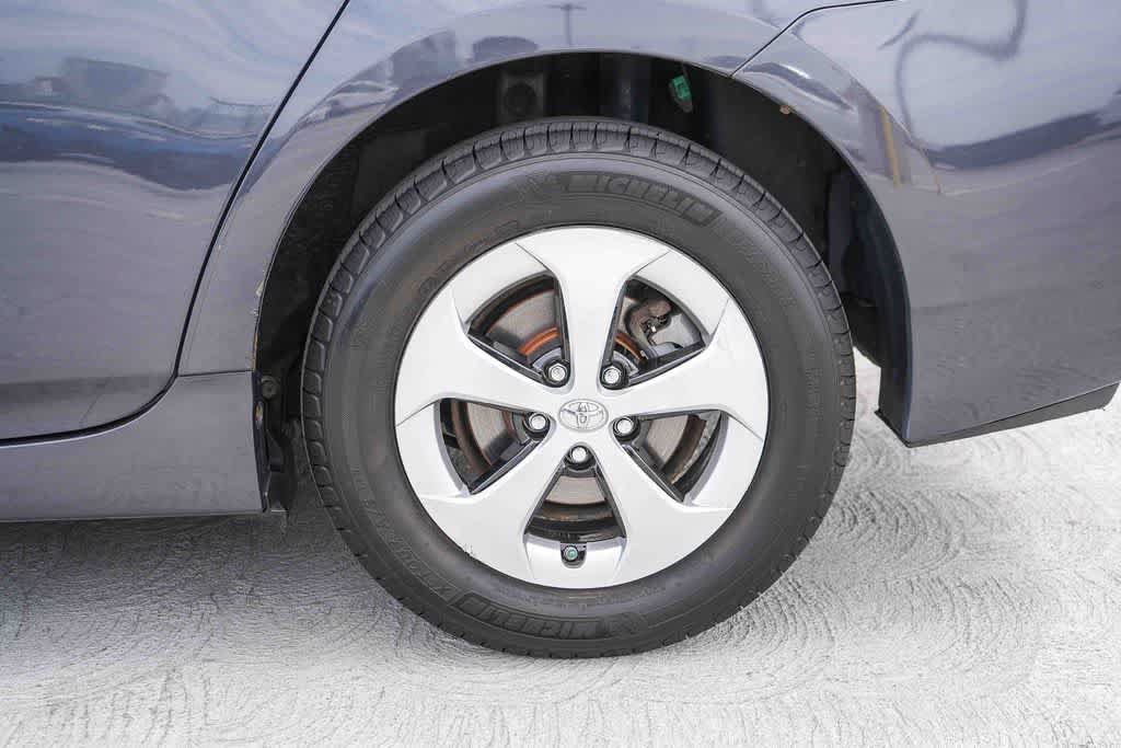 Used 2015 Toyota Prius Two w/ Preferred Accessory Package FWD image 10