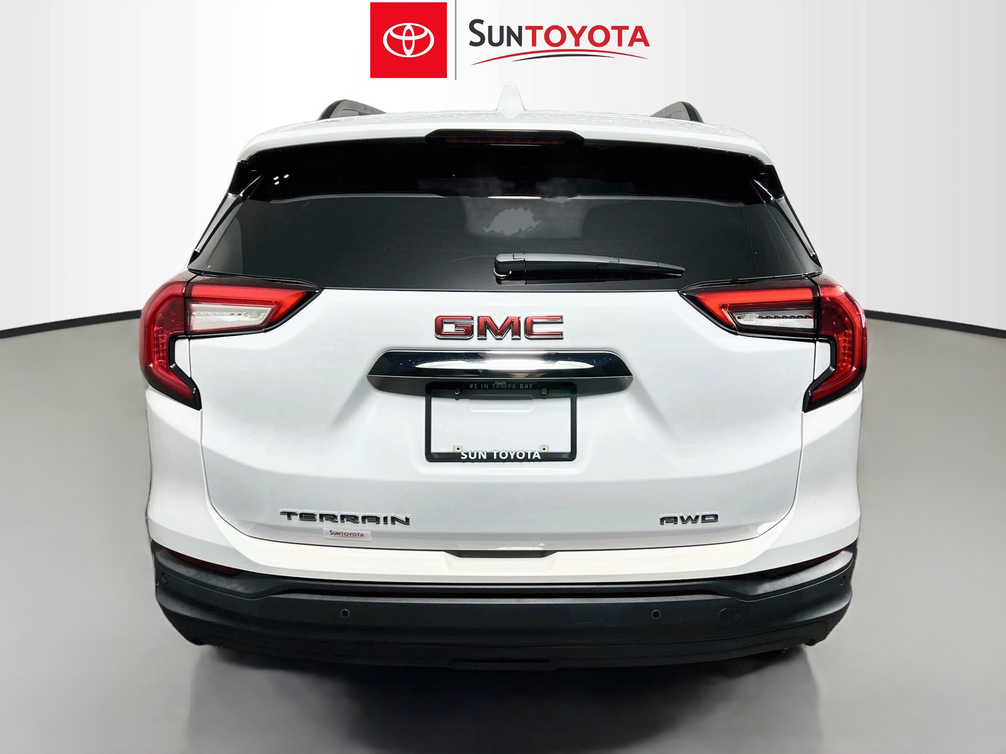 Used 2023 GMC Terrain SLE w/ Driver Convenience Package AWD/4WD image 5