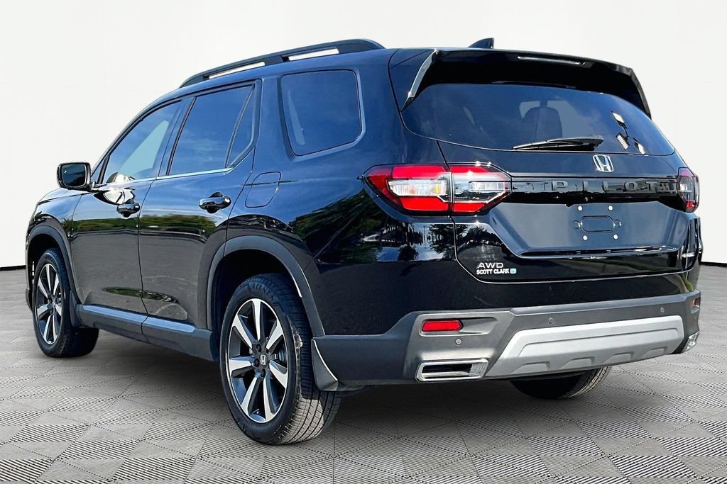 Used 2025 Honda Pilot Elite image 5