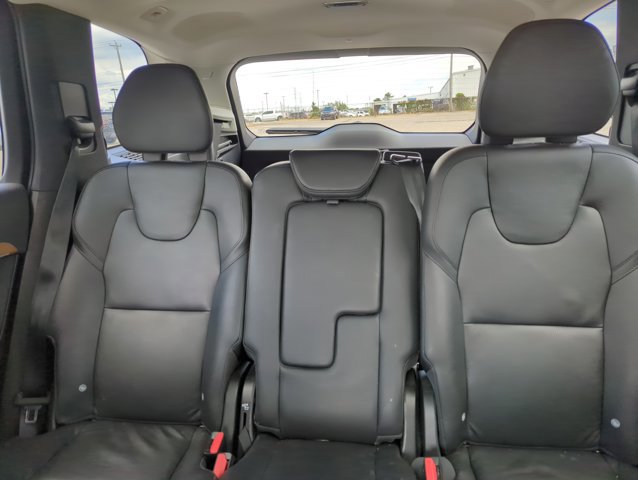 Used 2022 Volvo XC90 T6 Momentum w/ Advanced Package image 27