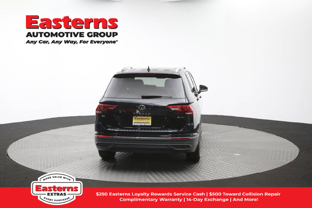 Used 2023 Volkswagen Tiguan SE AWD/4WD image 39