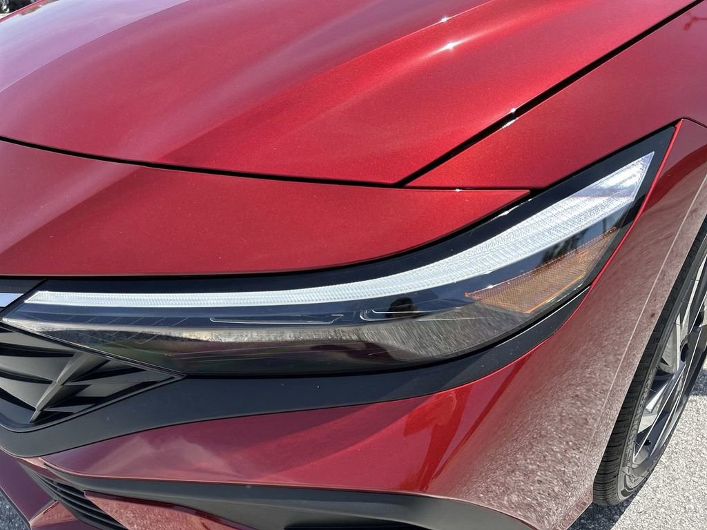 New 2025 Hyundai Elantra SEL image 15