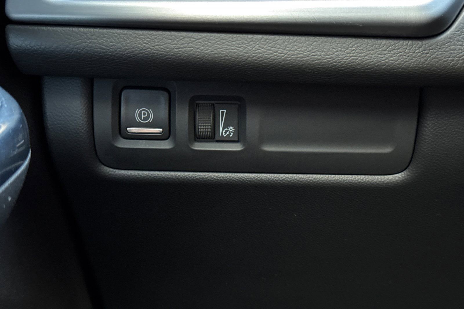 Used 2024 Cadillac XT4 Sport image 30