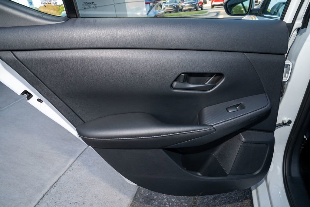 Used 2025 Nissan Sentra SV FWD image 9