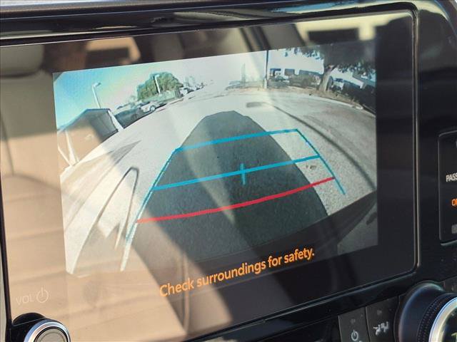Used 2025 Toyota Highlander XLE FWD image 10