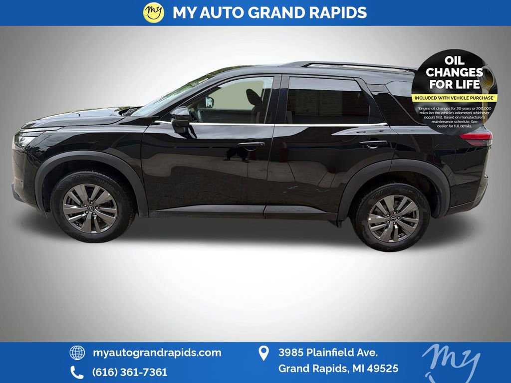 Used 2025 Nissan Pathfinder SV AWD/4WD image 4