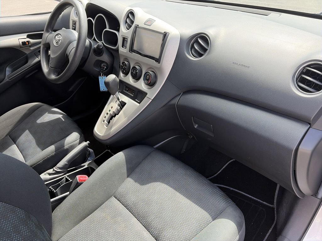Used 2010 Toyota Matrix image 27