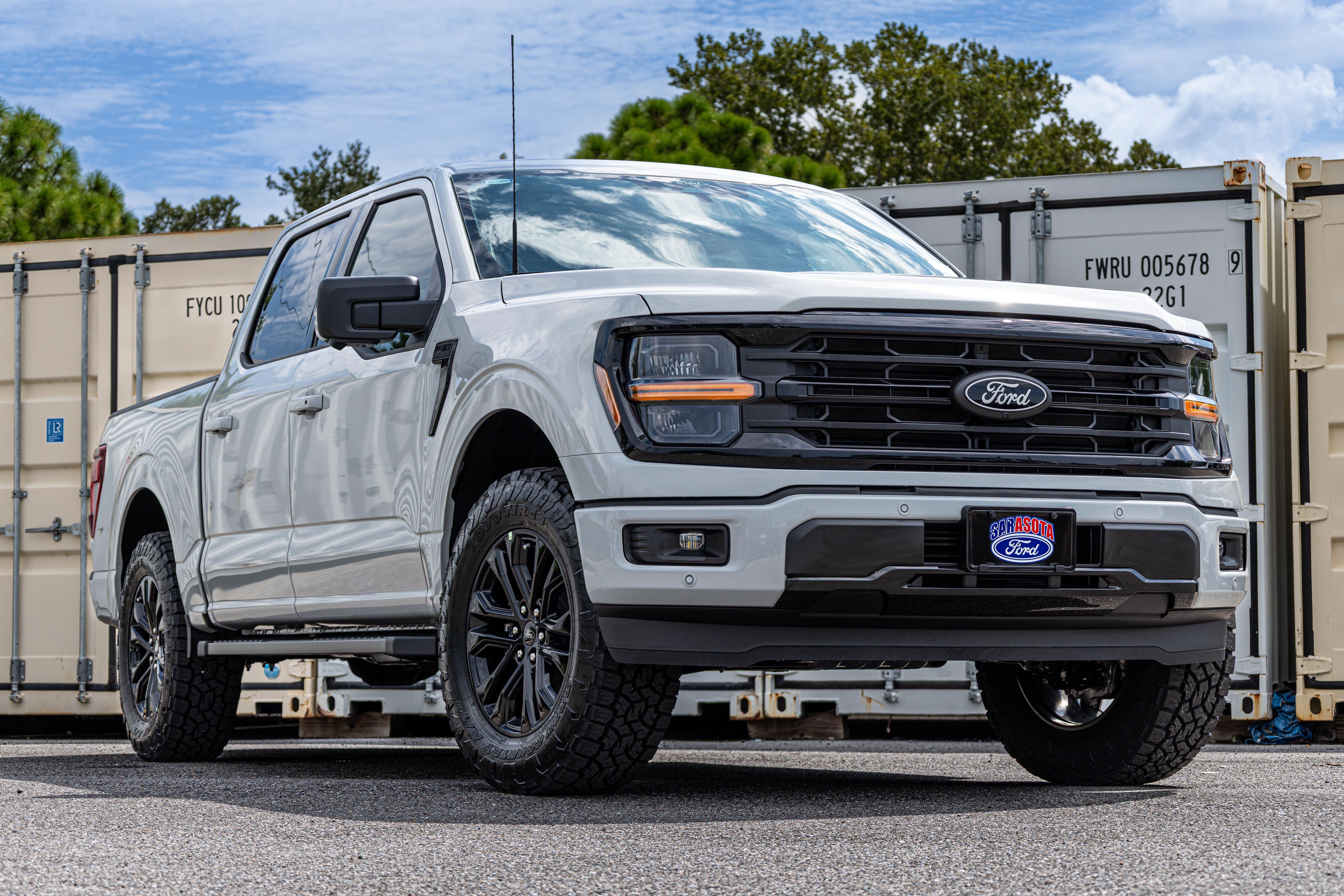 New 2026 Ford F150 XLT w/ Equipment Group 302A MID