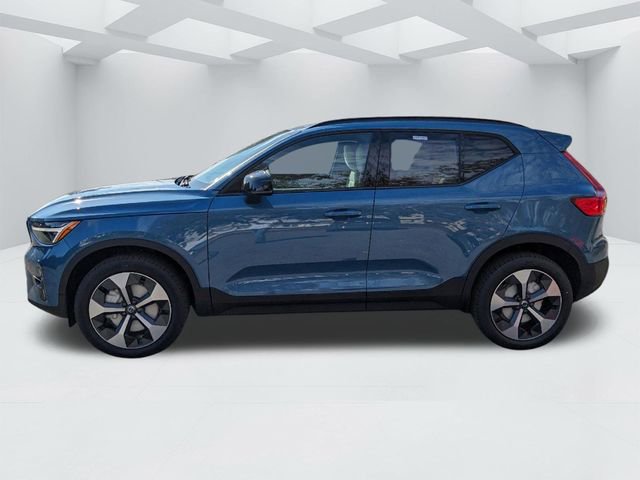 New 2025 Volvo XC40 B5 Plus w/ Protection Package Premier AWD/4WD image 7
