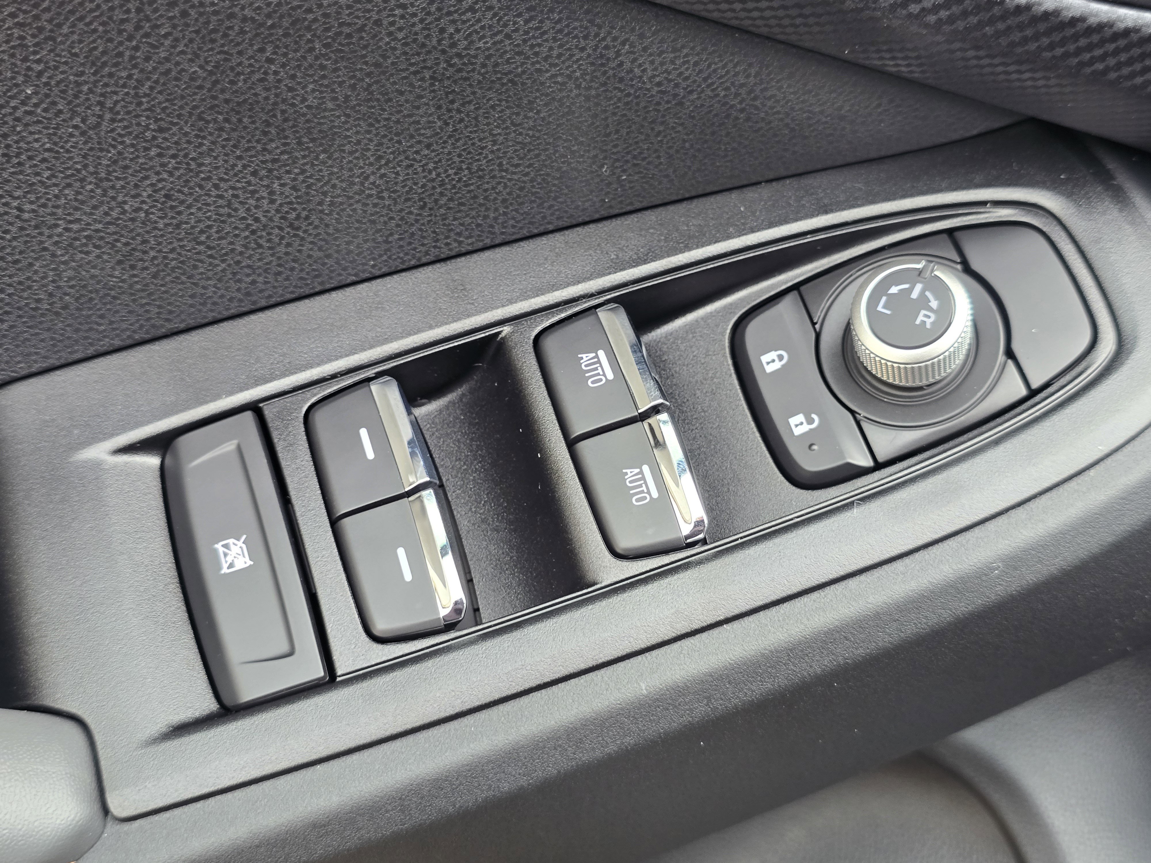 New 2025 Subaru Crosstrek 2.5i Limited w/ Crosstrek Mirror Package image 24